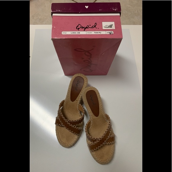 Sandals - Picture 2 of 2